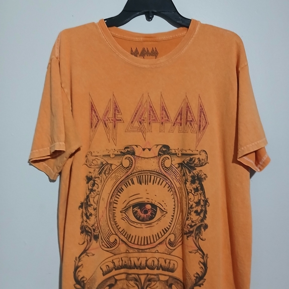 Def Leppard Light Orange T-shirt. Size Large. - Picture 2 of 11